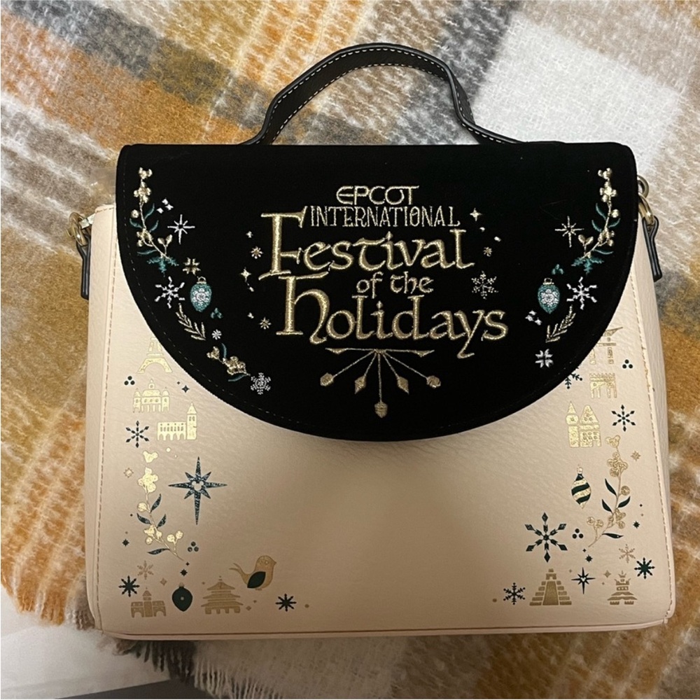 NWOT Disney Lougefly Epcot International Festival of the Holidays Crossbody